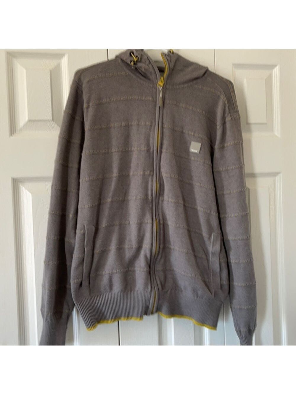 Bench hoodie zip up size L🥰🥰